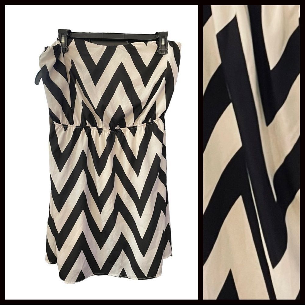 STRAPLESS AND BACK CUT OUT DRESS BY DOTS, XL